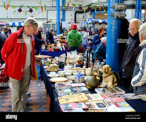 Abergavenny market hall hi-res stock photography and images - Alamy