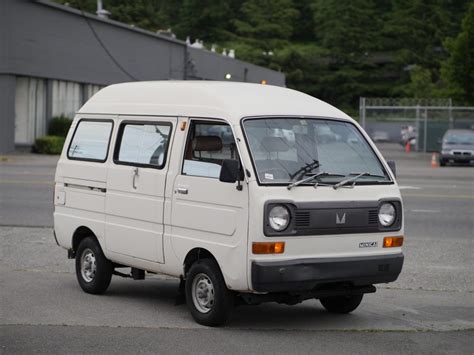 1982 Mitsubishi Minicab kei van - AdamsGarage - SODO-MOTO