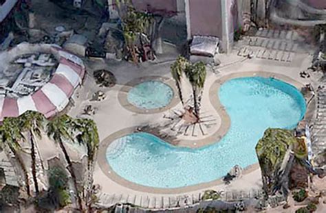 Circus Circus Pool | Cabanas & Daybeds | Hours & Photos | Las Vegas