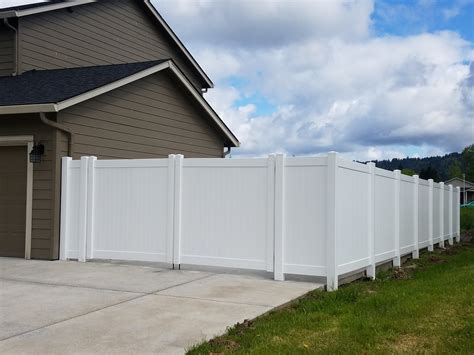 Residential Fencing & Gate Installation Cowlitz County, WA | Hargrove Fence Co.