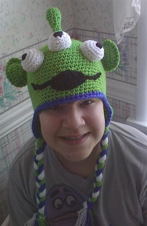 Toy Story Alien Hat (With images) | Alien hat, Crochet hats, Toy story ...