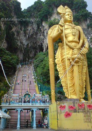 Batu Caves - Popular limestone hill and caves in Gombak district in Selangor - MALAYSIA CENTRAL (ID)