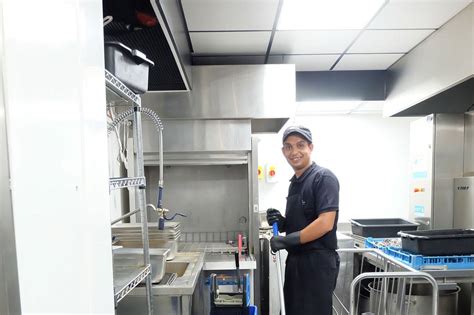 Trusted partner in London offering Kitchen Porter Services