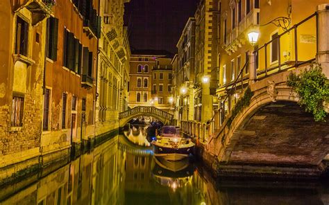Essential Guide to Venice: History, Food, Travel Tips and More. - Free Travel, use Points and Miles