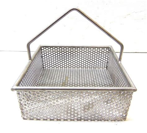 STAINLESS STEEL BASKET W/ HANDLE, 10 1/2" X 10 1/4" X 9 1/2" OVERALL ...