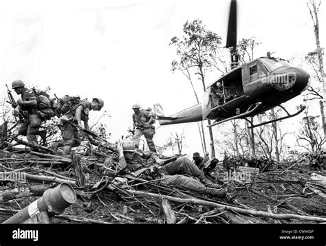 EV1941 - Troops of the 101st Airborne Division in a landing zone northwest of Dak To, South ...