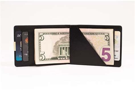 The DUN is an Ultra Slim Bifold Leather Wallet | Gadgetsin