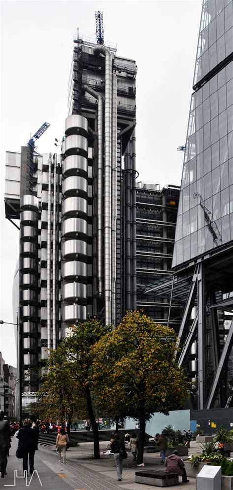 LLOYD'S BUILDING. Diseño futurista en la City de Londres | Architectural Visits