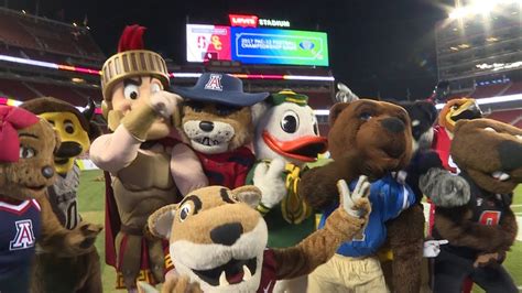 Watch the Pac-12 Mascots dance off on the field at Levi's Stadium in VR180 - YouTube