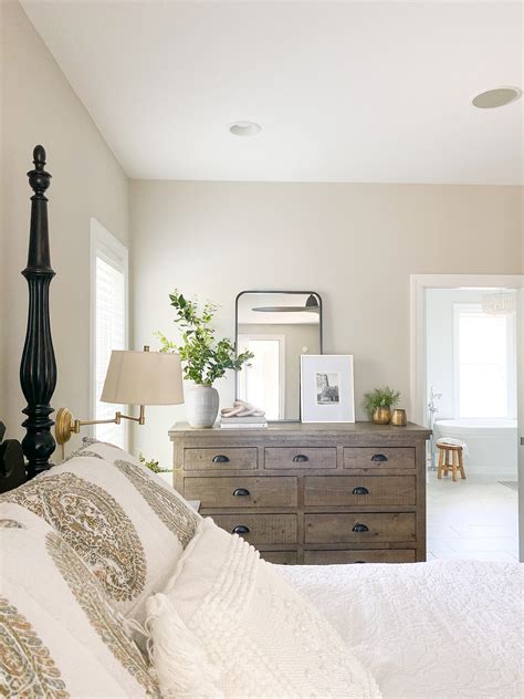 How To Decorate A Bedroom Without Dresser | Psoriasisguru.com