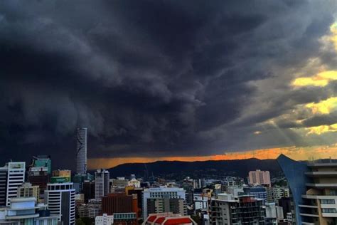 Photos show full scale of destructive Brisbane storm | Brisbane, Clouds, Storm clouds