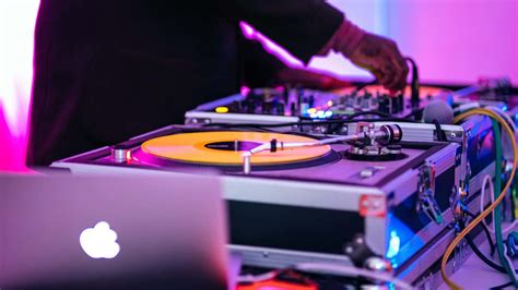 The 5 Best DJ Turntables (Updated 2024) - Audio Captain