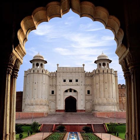 Lahore Fort – The Venture Tours