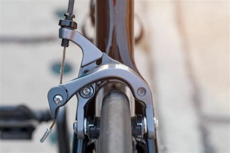 Adjusting brakes on a bicycle - check how to do it! - RTR BIKES