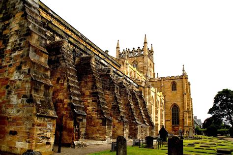 Dunfermline Abbey Visitor Guide | Fife