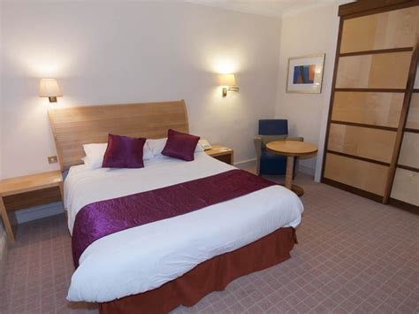 Photo Gallery - Photos of Roebuck Inn Hotel - Hotel Photos Stevenage ...