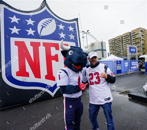 Toro Houston Texans Mascot Poses Fans Editorial Stock Photo - Stock ...