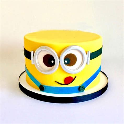 Send Minion Fondant Cake for kids Online - GAL19-86590 | Giftalove