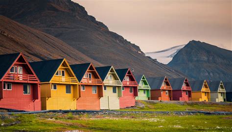 Longyearbyen Travel Guide | Longyearbyen Tourism - KAYAK