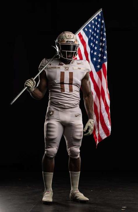 Pics/Video: Army football unveils new Army-Navy game uniforms with big ...