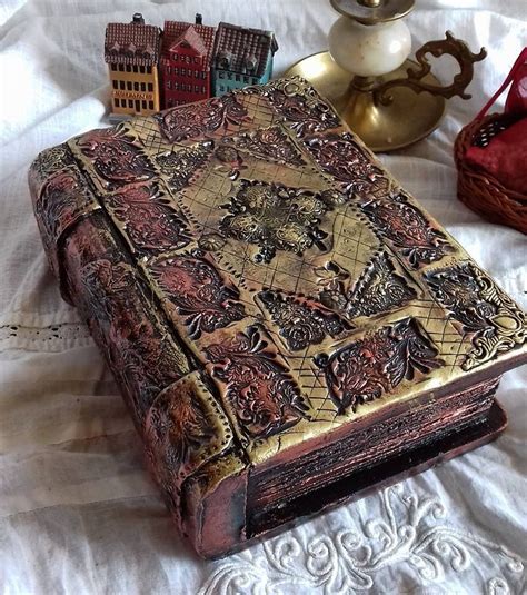 Image result for decoupage journal cover | Раскрашенные винные бутылки, Книги ручной работы ...