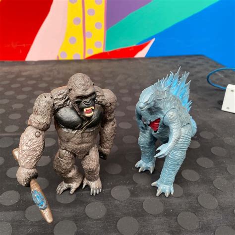 King Kong vs Godzilla figures (s)