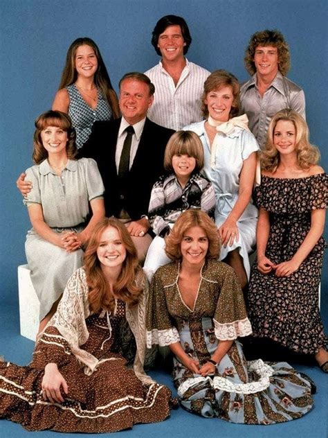 Eight is Enough: The idyllic life of TV's Bradford family, plus the opening credits & theme song ...