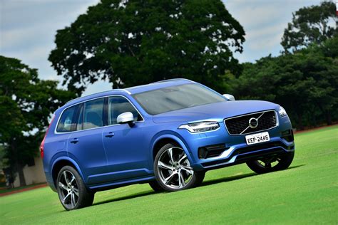 Volvo XC90 ganha versão R-Design com 407 cv - Automais