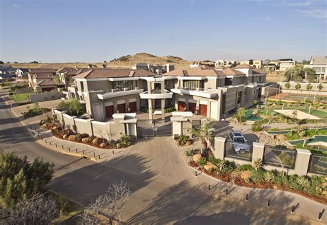 This is definitely the epitome of luxury... (www.rawson.co.za/property/6-bedroom-house-for-sale ...