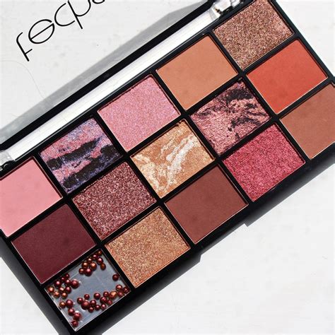 Technic pressed Pigment Eye Shadow Palette Persuasion - BD Amajan Shop