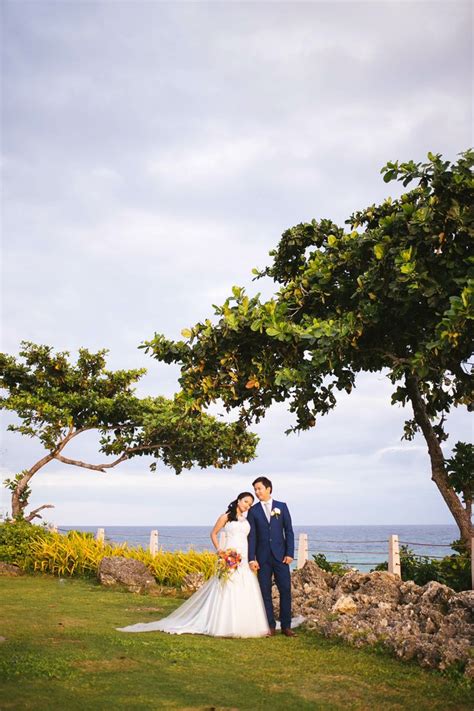 Amorita Resort Wedding by Lloyed Valenzuela Photography | Bridestory.com