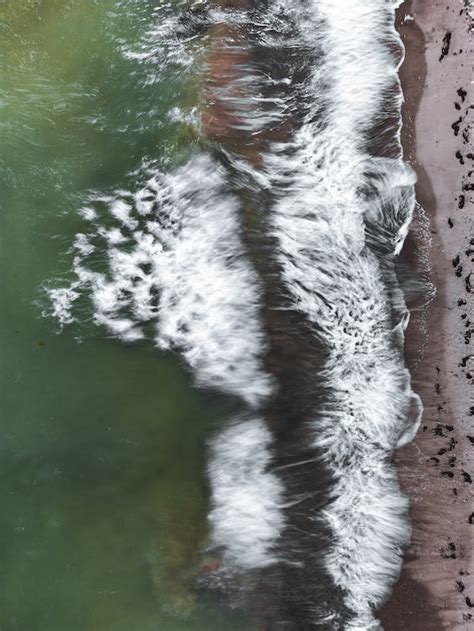 Long Exposure Photograph of Waves at the Beach · Free Stock Photo