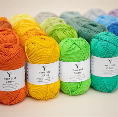 Yarn and Colors Must-have 001 White | Yarnplaza.com