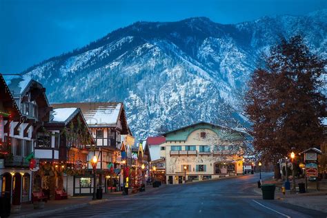 Leavenworth, Washington during the annual Leavenworth's Town and Tree Lighting | Fun Things ...