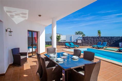 4 bed Villa in Playa Blanca - 1147919 - Villas Blancas