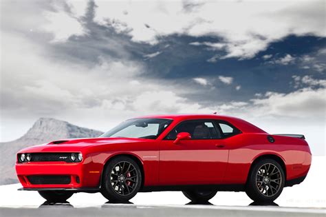 2015 Dodge Challenger SRT Hellcat Has Claws Out for 2015 Ford Mustang ...