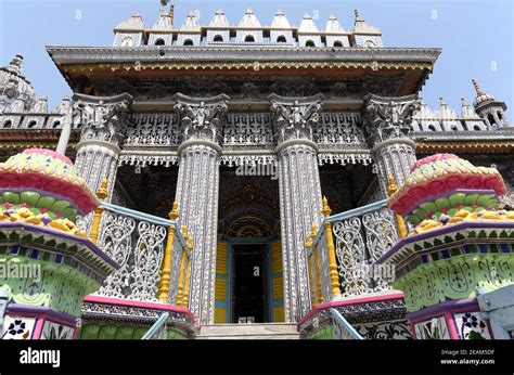 Jain Temple, Kolkata, West Bengal, India Stock Photo - Alamy