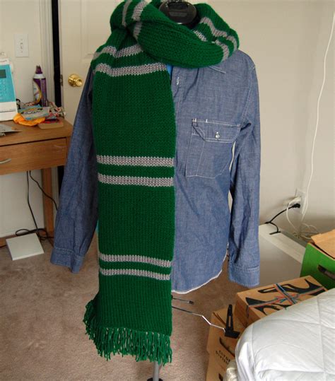 Anna of CLE: Finally Finished Slytherin Scarf!