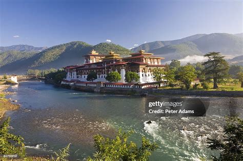 Punakha Dzong Bhutan High-Res Stock Photo - Getty Images