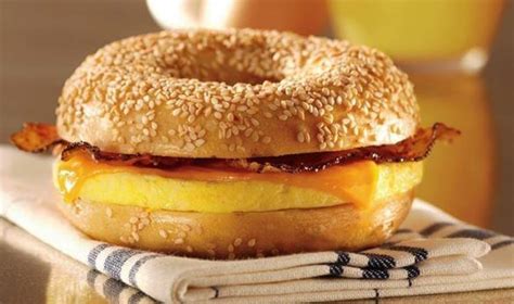 Bruegger’s Bagels Menu with Prices [Updated 2021]