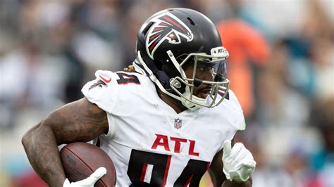 WATCH: Atlanta Falcons RB Cordarrelle Patterson Runs for TD; Offense ...