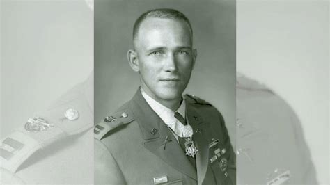 First Medal of Honor recipient from Vietnam War dies at 89