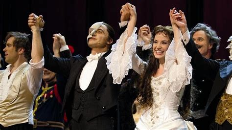 An Enterprise Of Geeks: Review - The Phantom Of The Opera 25th Anniversary