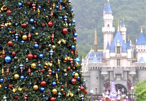 Disneyland Christmas Decorations Schedule | Shelly Lighting