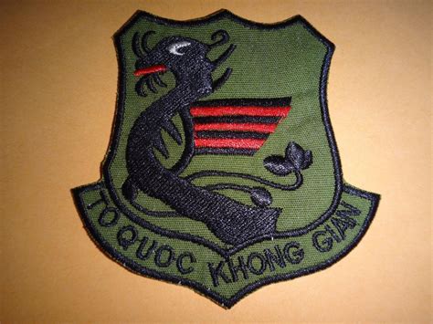 Vietnam War ARVN Air Force Insignia "TO QUOC KHONG GIAN" Subdued Patch ...