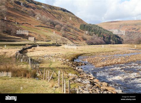 The River Swale in Swaledale in the Yorkshire Dales Stock Photo - Alamy