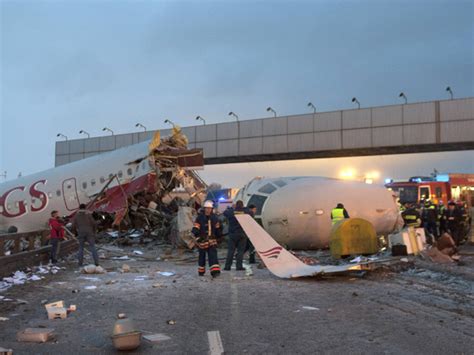 Russia probes Moscow plane crash | Inquirer News