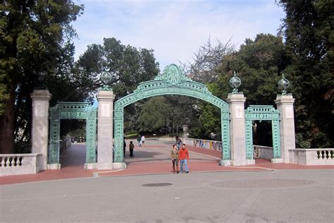 Berkeley: UC Berkeley - Sather Gate | Sather Gate, separatin… | Flickr