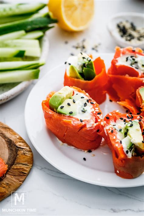 Quick and Easy Smoked Salmon Avocado Roll (Video) - Munchkin Time