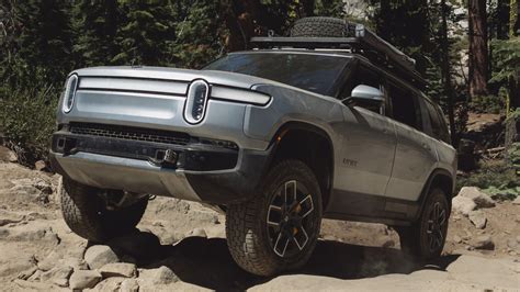 Rivian R1S Is the First Production EV to Conquer Rubicon Off-Road Trail